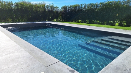 Piscina in pannelli in fibrocemento con skimmer sfioratori - PLAYPOOLS PISCINE LUCCA